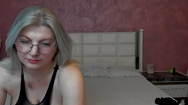 ClaudiaMilf live sex cam