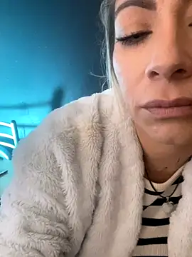 viktoria_davis_'s cam snapshot