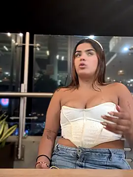 Kaily_Sweet16's web cam