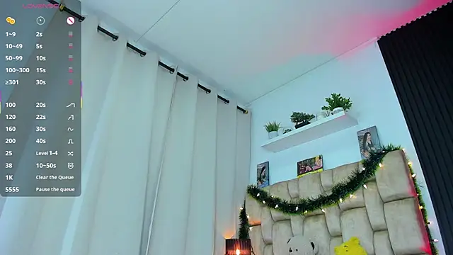 little_sophie18's cam snapshot