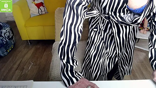 SexyGrandma_ live sex cam