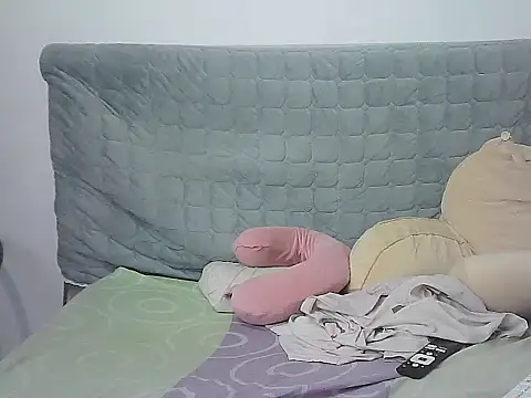 AlphaLatinoBear's cam snapshot