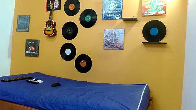 skinnyverus18's cam snapshot