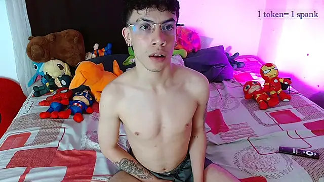 aaronjames1's cam snapshot