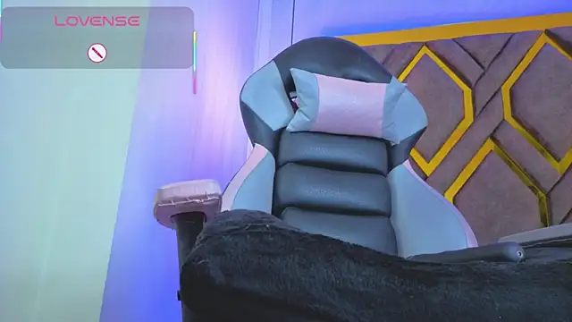 Dom_venena's cam snapshot