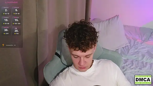 cute_thomas's cam snapshot