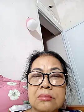 Hotestlove's cam snapshot