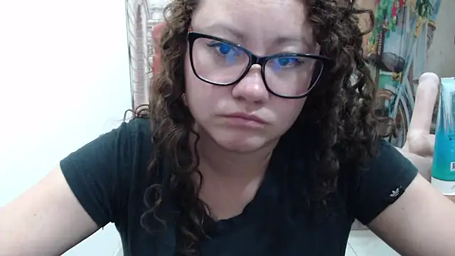 curly_greeneyed's cam snapshot