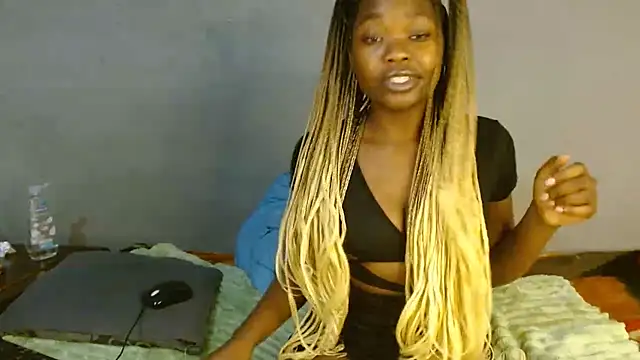 Monal1sah's cam snapshot