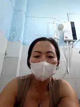 Baby-sexytits18's cam snapshot