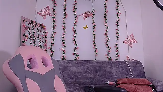 Danagh_'s cam snapshot