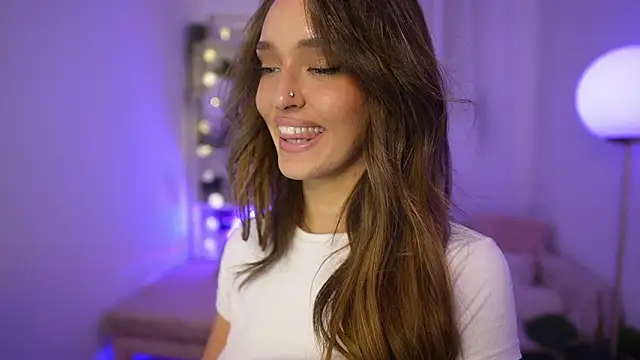 Clara_Nia's cam snapshot