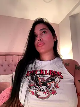 Bella__Wood's cam snapshot