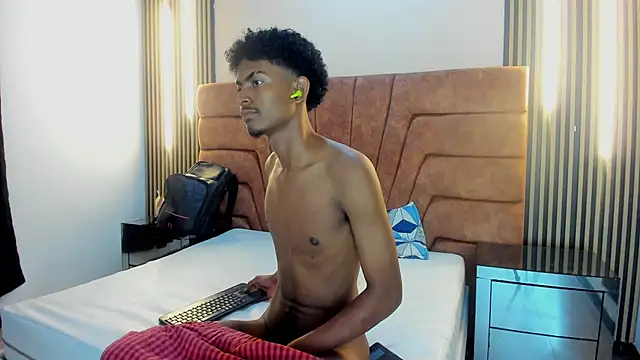 FYKMOR_1's cam snapshot