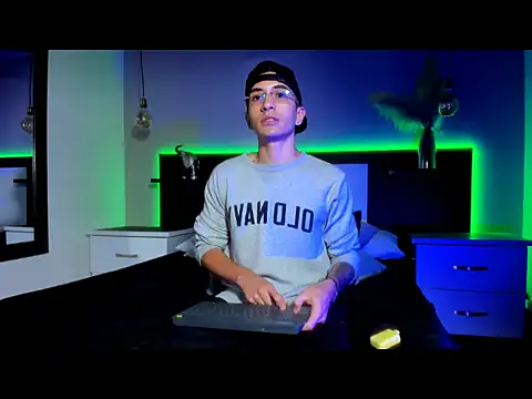 eriikjoness's cam snapshot