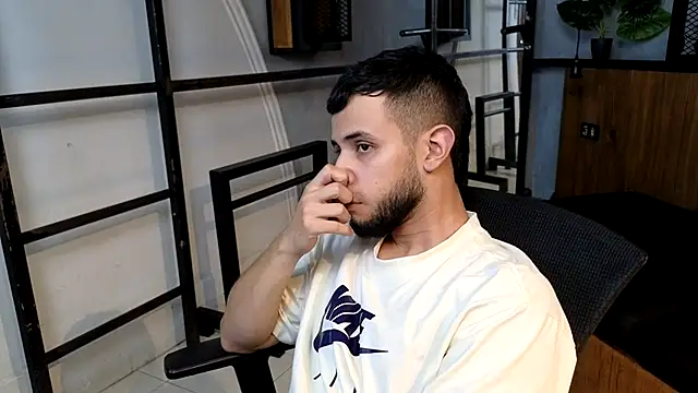 Maxcole_07's cam snapshot