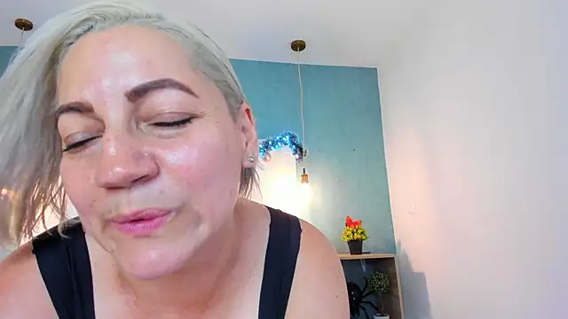 Heidy_milf's cam snapshot