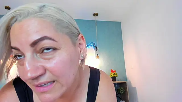 Heidy_milf's cam snapshot