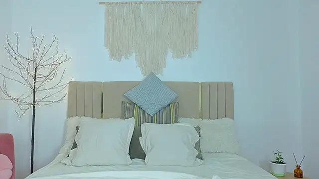 Little_mia__'s cam snapshot