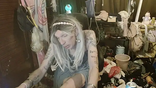 Ombeline1 live sex cam