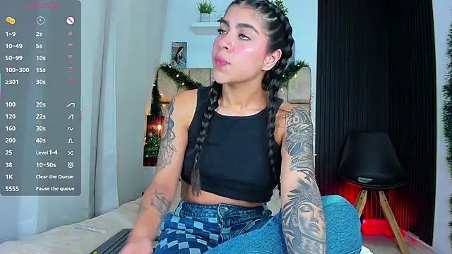 little_sophie18's cam snapshot