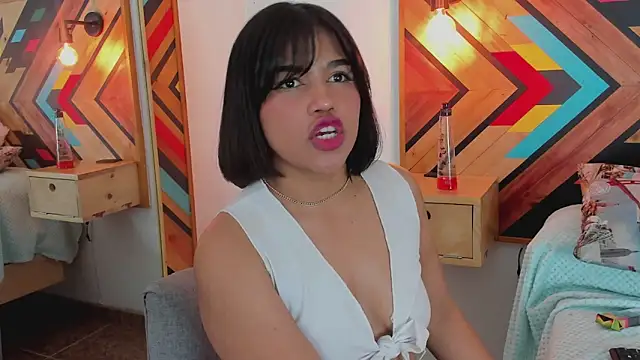 NaiirobiSwan's cam snapshot