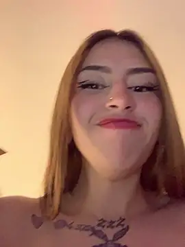 PrettyAshley_'s cam snapshot