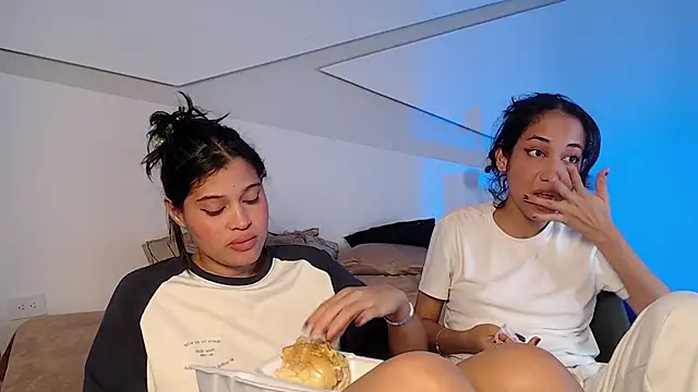 hot_little_bunny's cam snapshot