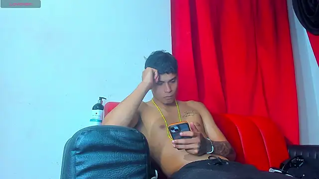 Extreme_Team8's cam snapshot