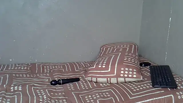 Bellabootie's cam snapshot