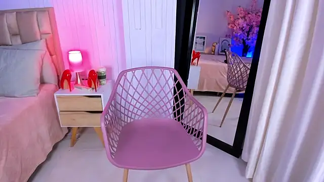 naia_xo's cam snapshot