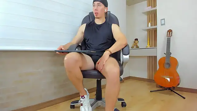 Tombarden live sex cam