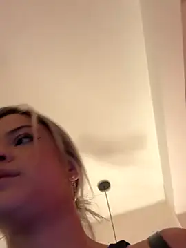 Alisha-Bond live sex cam