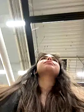 pantyless live sex cam