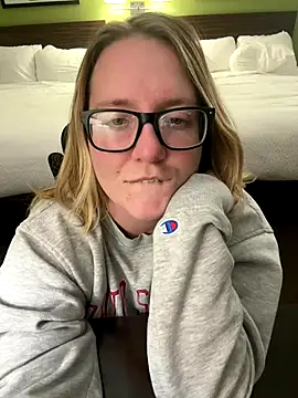 Lizzyloo live sex cam