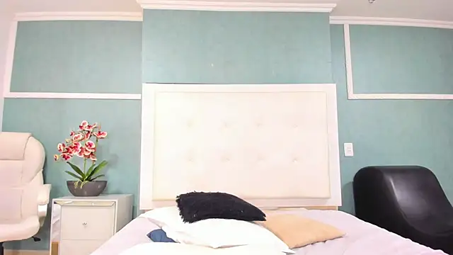 emilyadams0's cam snapshot