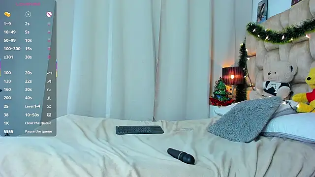 little_sophie18's cam snapshot