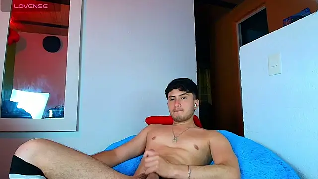 santyago_taylor live sex cam
