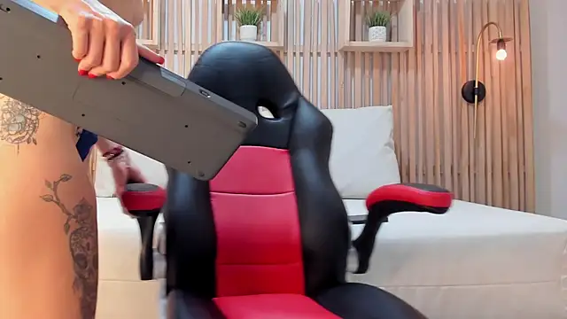 maye_wells_'s cam snapshot