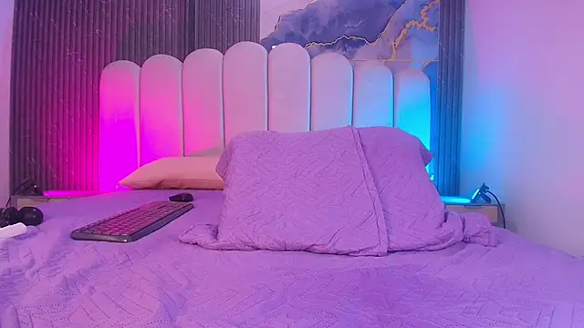 hot_dione's cam snapshot