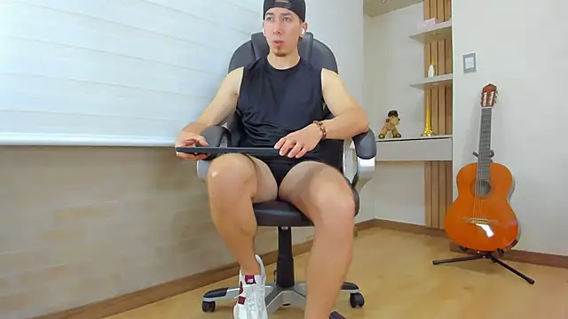 Tombarden live sex cam