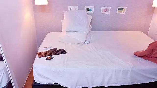 kiara_evanss's cam snapshot