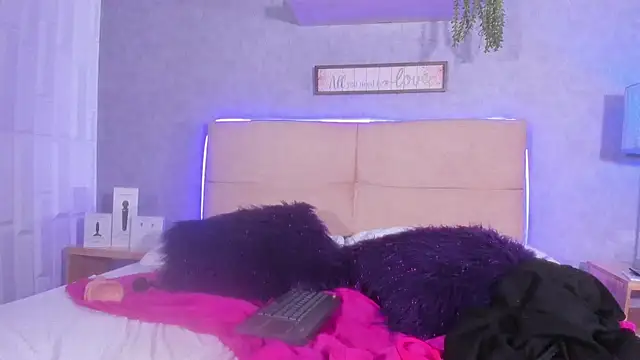 LuluBeerry's cam snapshot