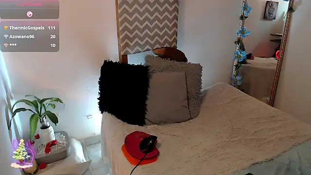 kiara_bermont's cam snapshot