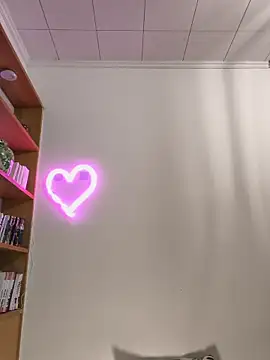 Naughty-Jessie live sex cam