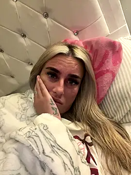 EllieMaeBaby's cam snapshot