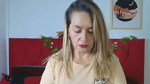 Kim_raver40's cam snapshot