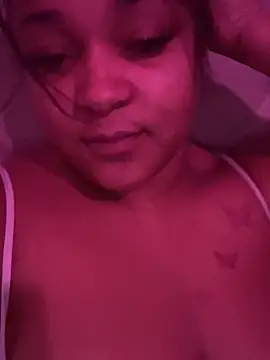 yourfavlightskinn's cam snapshot