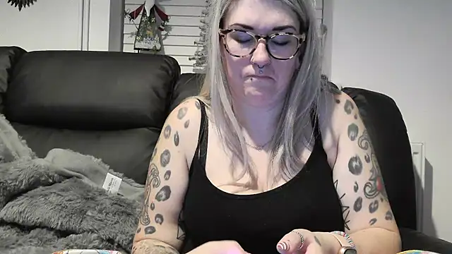 Sizzling_Indie36's cam snapshot