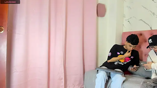 double_temptation2's cam snapshot